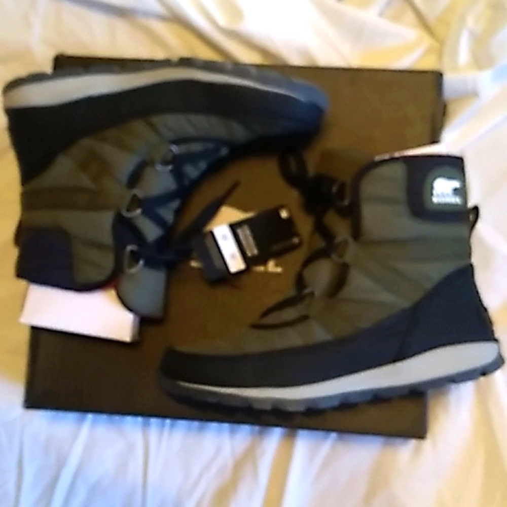 NIB Women's Sorel Whitney Short Lace Green boots size 6 - Picture 3 of 11